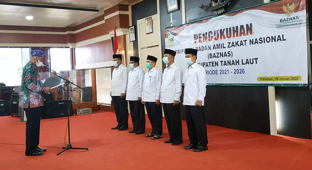 PENGURUS BARU: Pengurus Baznas Tala dilantik Bupati Tala HM Sukamta di Balairung Tuntung Pandang.