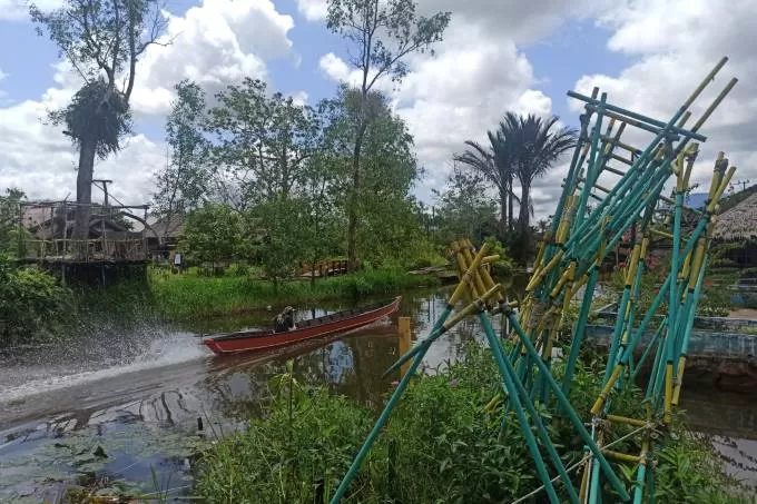 BUTUH PERBAIKAN: Beginilah keadaan Sungai Biuku. Yang dulu pernah digadang-gadang pemko bakal menjadi tempat wisata di Banjarmasin Utara. | FOTO: WAHYU RAMADHAN/RADAR BANJARMASIN