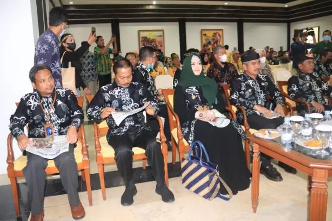 KUNJUNGAN KERJA: Wawali Kota Banjarbaru, Wartono menghadiri kegiatan Raker APEKSI wilayah regional Kalimantan.