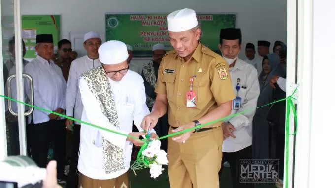 RESMIKAN: Sekdako Banjarbaru, Said Abdullah menghadiri acara halalbihalal di Gedung MUI Kota Banjarbaru sekaligus meresmikan gedung baru milik MUI Kota Banjarbaru.