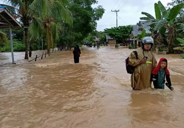 Kondisi Kabupaten Hulu Sungai Tengah yang saat ini telah terendam banjir, Sabtu (24/9). (Ist)