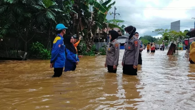 BANJIR LAGI: Situasi banjir yang melanda Kecamatan Haruyan Kabupaten Hulu Sungai Tengah, Senin (24/10). FOTO: INSTIMEWA FOR RADAR BANJARMASIN