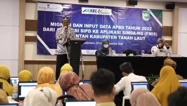 SINERGI : Bupati Tala HM Sukamta membuka acara rapat koordinasi bendahara SKPD dan kecamatan dengan Badan Pemeriksa Keuangan (BPK) RI.