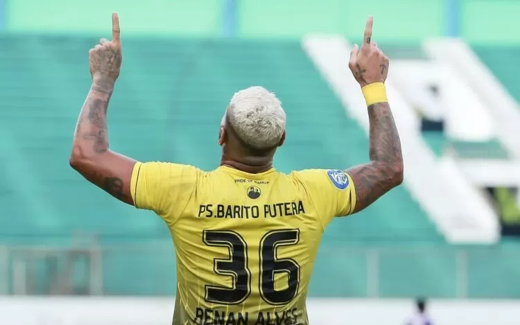 Pemain Barito Putera Renan Alves merayakan gol yang dia cetak ke gawang Persita Tangerang. (Barito Putera/Instagram)