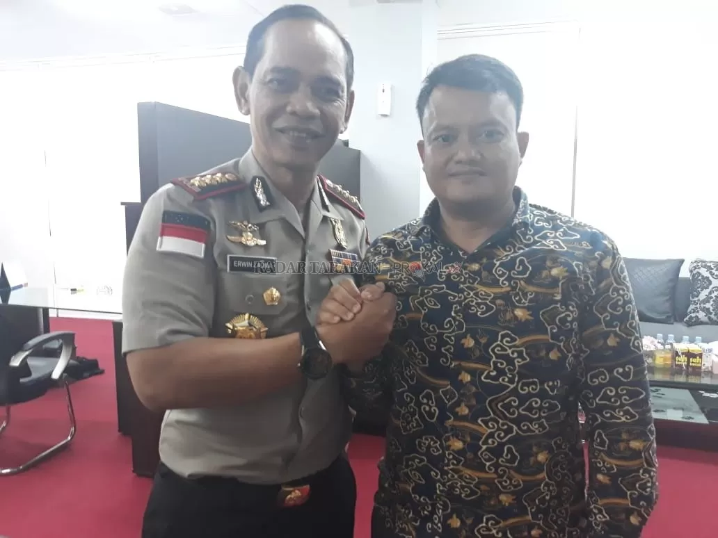 BERSINERGI : Waka Polda Kaltara Kombes Pol Erwin Zadma bersama Kepala Biro Radar Tarakan Wilayah Bulungan, Dedi Suhendra.