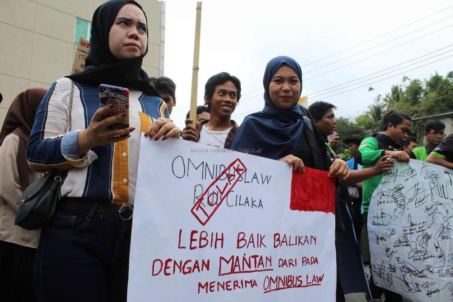 PERTEGASKAN : Wakil Ketua DPRD Tarakan Yulius Dinandus menpertegas penolakan DPRD Tarakan terhadap RUU Omnibus Law, kemarin (3/3).