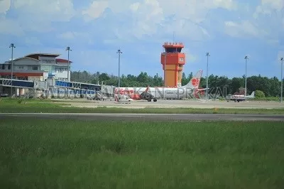 Bandara Juwata Tarakan. Masih banyak penumpang yang tak memeunhi syarat, utamanya dalam hal dokumen kelengkapan kesehatan untuk terbang. IFRANSYAH/RADAR TARAKAN