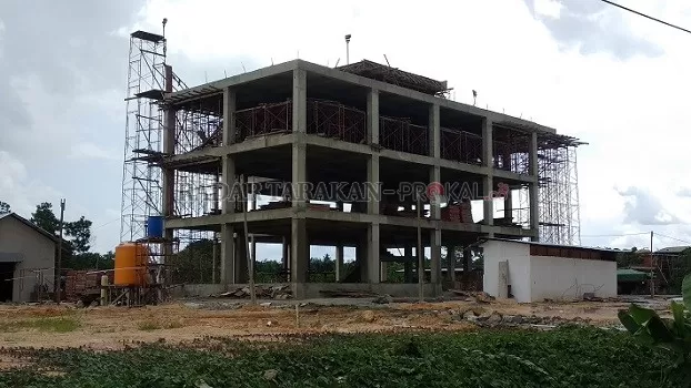 PERCEPATAN: Gedung Inspektorat Kaltara yang dibangun di kawasan KBM Tanjung Selor tahun ini menjadi proyek pertama yang dibangun./IWAN KURNIAWASN/RADAR KALTARA