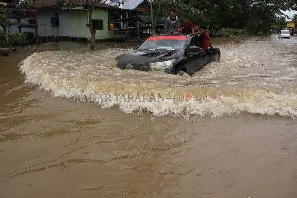 SIAGA BENCANA: BPBD mewaspadai ancaman bencana alam banjir di Kabupaten Bulungan. Tampak kondisi banjir yang terjadi di Desa Wonomulyo, Kecamatan Tanjung Palas Timur beberapa waktu lalu./RADAR KALTARA