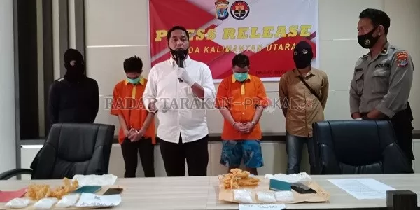 TERUNGKAP: Wadirnarkoba Polda Kaltara AKBP Pol Dani Arianto saat memimpin release pengungkapan sabu di Mapolda Kaltara./ASRULLAH/RADAR KALTARA