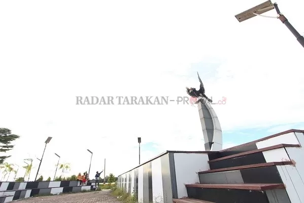 IKON IBU KOTA: Untuk mencegah terjadinya kerusakan di Taman Kaltara Abadi di Jalan Sabanar Lama, Tanjung Selor, pemasangan CCTV dianggap urgent pasca proses serah-terima usai./RACHMAD RHOMADHANI/RADAR KALTARA