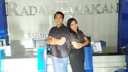 RAIH: Jurnalis Radar Tarakan Yedida Pakondo dan Ifransyah meraih dua juara sekaligus pada kompetisi Anugerah Jurnalistik Pertamina regional Kalimantan./RADAR TARAKAN