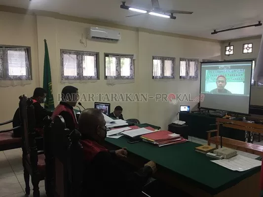 VIRTUAL: Proses persidangan secara virtual di PN Tarakan./ELIAZAR/RADAR TARAKAN