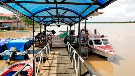 KEMBALI SEPI: Pasca arus balik Nataru jumlah penumpang speedboat di Pelabuhan Tunon Taka turun./RIKO / RADAR TARAKAN