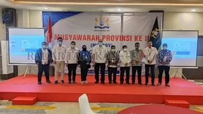 BERSINERGI: Ketua dan anggota Kadin Kaltara serta kabupaten/kota  saat hadir di pelaksanaan Musyawarah Provinsi Ke-II Kadin Kaltara. IST