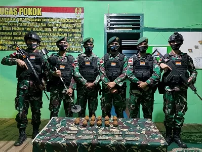 DIAMANKAN: Granat dan amunisi kembali ditemukan personel Satgas Pamtas Yonarhanud 16/SBC di hutan Lumbis, Nunukan, Senin (15/2)./DOKUMENTASI SATGAS PAMTAS