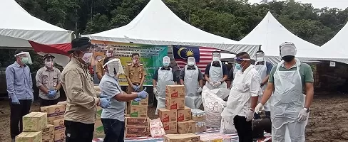 BARANG MALAYSIA: 120 ton bahan makanan dan bangunan yang di-order dari Malaysia, tiba di Long Midang Krayan 10 Februari lalu. Di bulan Maret ini, Krayan kembali mengajukan order dengan perkiraan total bobot barang mencapai 200 ton./HUMAS PEMKAB NUNUKAN