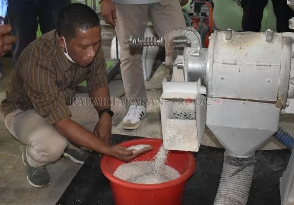 MEMBANTU PETANI: ASN di lingkungan Pemkab Bulungan diwajibkan untuk mengonsumsi beras dari pertani lokal./PIJAI PASARIJA/RADAR KALTARA
