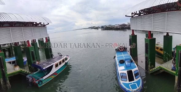 MELAYANI DALAM PROVINSI: Pelabuhan tersibuk di Kaltara, Pelabuhan Tengkayu I Tarakan tetap akan beroperasi hingga Lebaran nanti./IFRANSYAH/RADAR TARAKAN