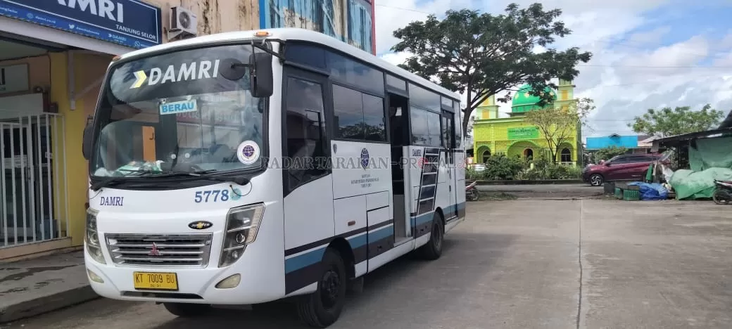 KEMBALI NORMAL: Mulai besok Bus Damri trayek Bulungan-Berau kembali dibuka untuk angkutan penumpang. FOTO: BANK DATA/RADAR KALTARA