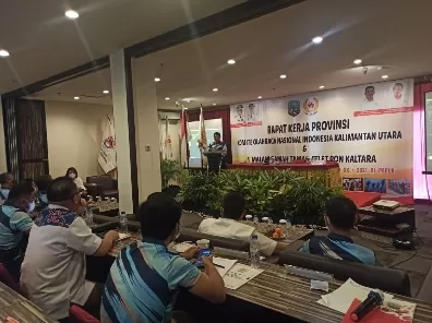 BANGUN POTENSI: Gubernur Kaltara, Drs. H. Zainal Arifin Paliwang memberikan sambutan dalam Rakorprov KONI Kaltara, dimana dirinya mengajak semua pihak untuk membangun potensi-potensi olahraga yang ada di Kaltara.