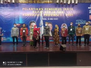 JANURIANSYAH/RADAR TARAKAN
 RESMI DILANTIK: Kegiatan pelantikan pengurus Asosiasi Pengusaha Indonesia (Apindo) Kaltara periode 2021-2026, Selasa (13/7).