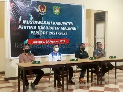 Musyawarah : Kegiatan musawarah pengurus Pertina Kabupaten Malinau./Hadi Aris Iskandar/Radar Tarakan