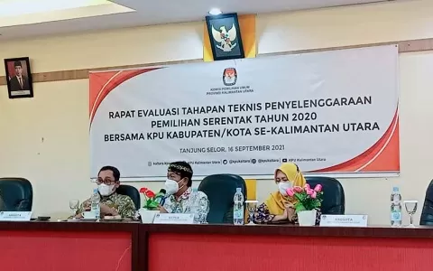EVALUASI: KPU Kaltara melakukan rapat evaluasi tahapan teknis penyelenggaraan pemilihan serentak 2020 bersama KPU kabupaten/kota se-Kaltara di Tanjung Selor, Kamis (16/9)./KPU KALTARA UNTUK RADAR KALTARA