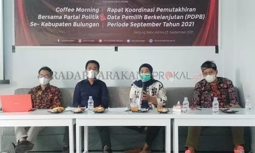DATA PEMILIH: Pelaksanaan rakor PDPB periode September 2021 yang digelar KPU Bulungan di Tanjung Selor, Kamis (23/9)./IWAN KURNIAWAN/RADAR KALTARA