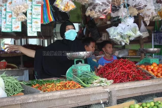 MULAI BANGKIT: Aktivitas di salah satu pasar di Kota Tarakan. FOTO: AGUS DIAN ZAKARIA/RADAR TARAKAN