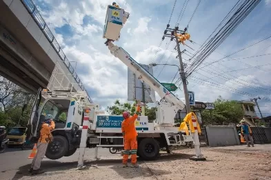 PT PLN (Persero) melakukan sejumlah persiapan guna memastikan layanan listrik tetap andal termasuk antisipasi adanya sejumlah kendala teknis dengan menerjunkan personel pengamanan listrik.