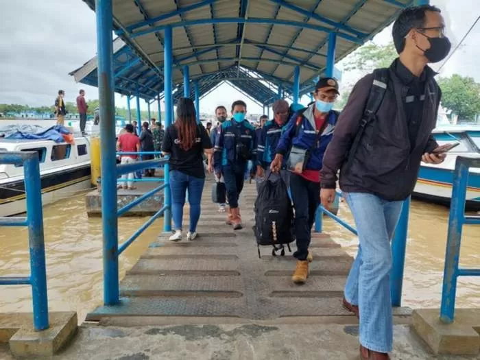 MUDIK: Tampak sejumlah penumpang speedboat di Pelabuhan Kayan II Tanjung Selor mulai lengang. (Pijai Pasarija/Radar Tarakan)