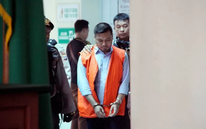 Hendra alias Andi saat menjalani siding perkara narkoba 11,4 kg di Pengadilan Negeri Tarakan, Senin 9 April 2018 lalu. FOTO: RADAR TARAKAN