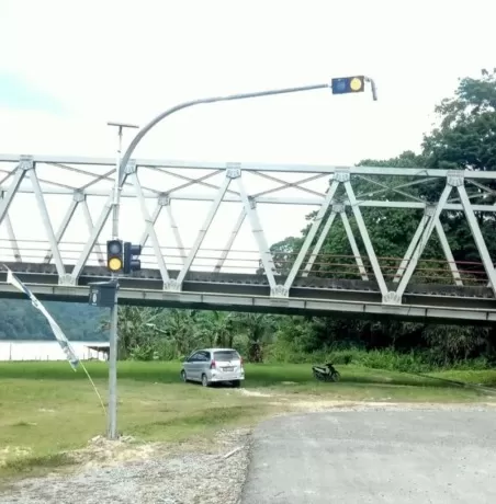 IST RAWAN KECELAKAAN: Empat unit lampu peringatan di Tanjung Selor dipindahkan ke Tanjung Palas di titik rawan kecelakaan lalu lintas.