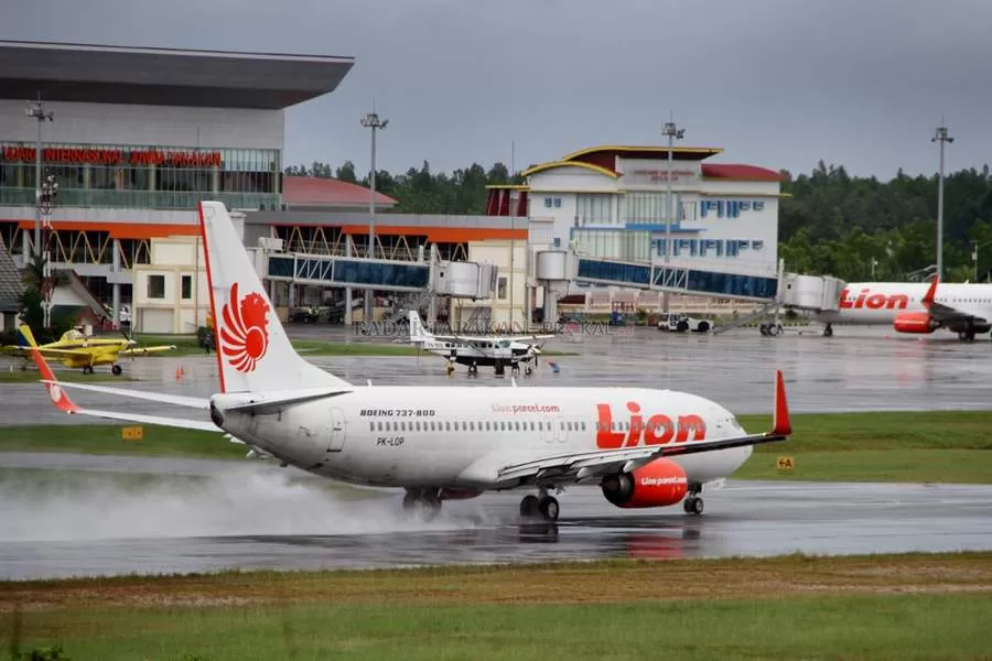 Pesawat akan take off dari bandara Juwata Tarakan. Diperkirakan dua hari ke depan cuaca buruk melanda Kaltara.