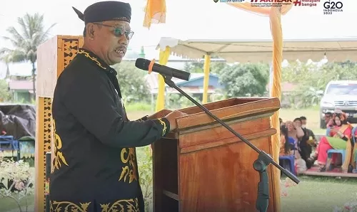 HADI ARIS/RADAR TARAKAN     PENUTUPAN: Wakil Bupati Malinau, Jakaria saat memberi pengarahan pada penutupan Pentas Seni Adat dan Budaya Imbaya Ngakan Ulun Tidung tahun 2022.