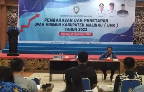 HADI ARIS/RADAR TARAKAN     PEMBAHASAN UMK: Suasana pembahasan dan penetapan UMK Kabupaten Malinau tahun 2022.
