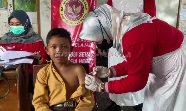 Vaksinasi anak 6-11 tahun di Sukamara, Jumat (8/1). (Ist)