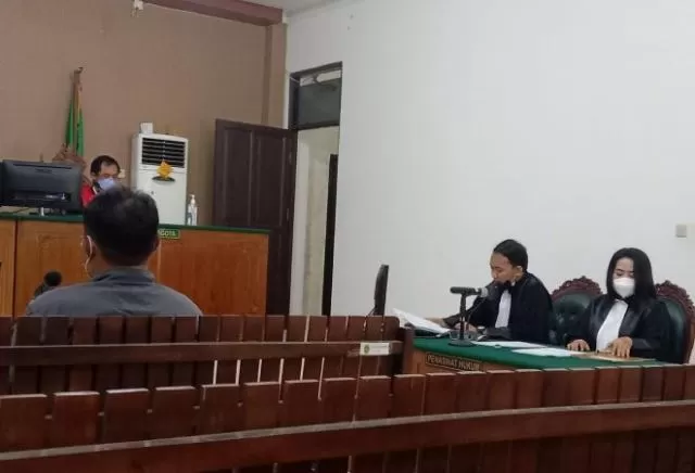 Penasihat hukum terdakwa Supriyadi menyampaikan pledoi pada sidang yang digelar di Pengadilan Tipikor Palangka Raya. (IST)