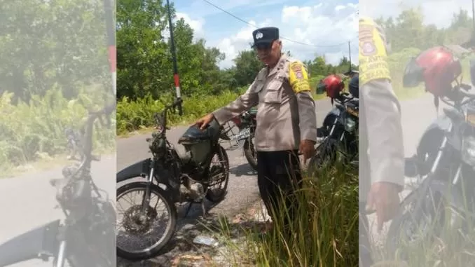 Tampak sebuah sepeda motor tidak bertuan ditemukan di semak-semak oleh Bhabinkamtibmas Polsek Pahandut Aipda Toha, Senin (26/9/2022). (FOTO IST)