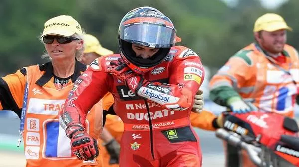 Francesco Bagnaia gagal menembus 10 besar rider tercepat pada latihan bebas hari pertama MotoGP Malaysia. (JEAN-FRANCOIS MONIER / AFP)