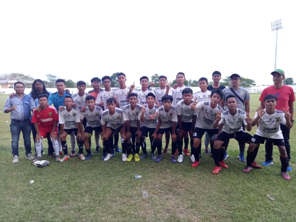SEMANGAT: Tim sepak bola Samarinda siap menantang tuan rumah Penajam Paser Utara di final Piala Soeratin 2020, sore ini.