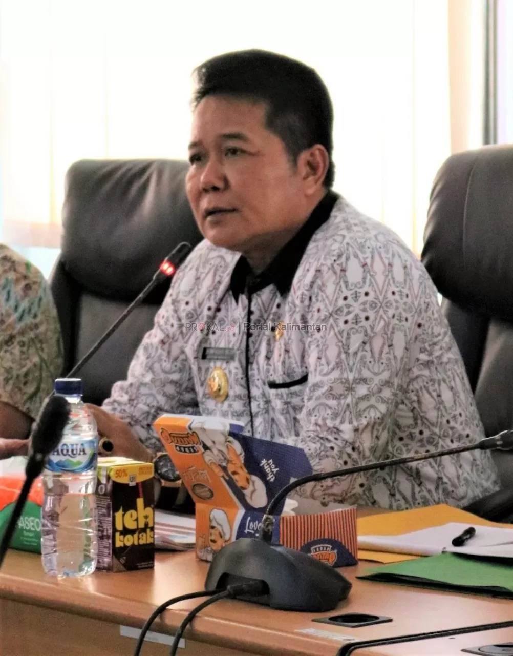 PRIORITAS: Bupati Mahulu Bonifasius Belawan memimpin Rapat Koordinasi Kelistrikan di Ruang Rapat I, Kantor Bapelitbangda, Mahulu, Kamis (6/2).