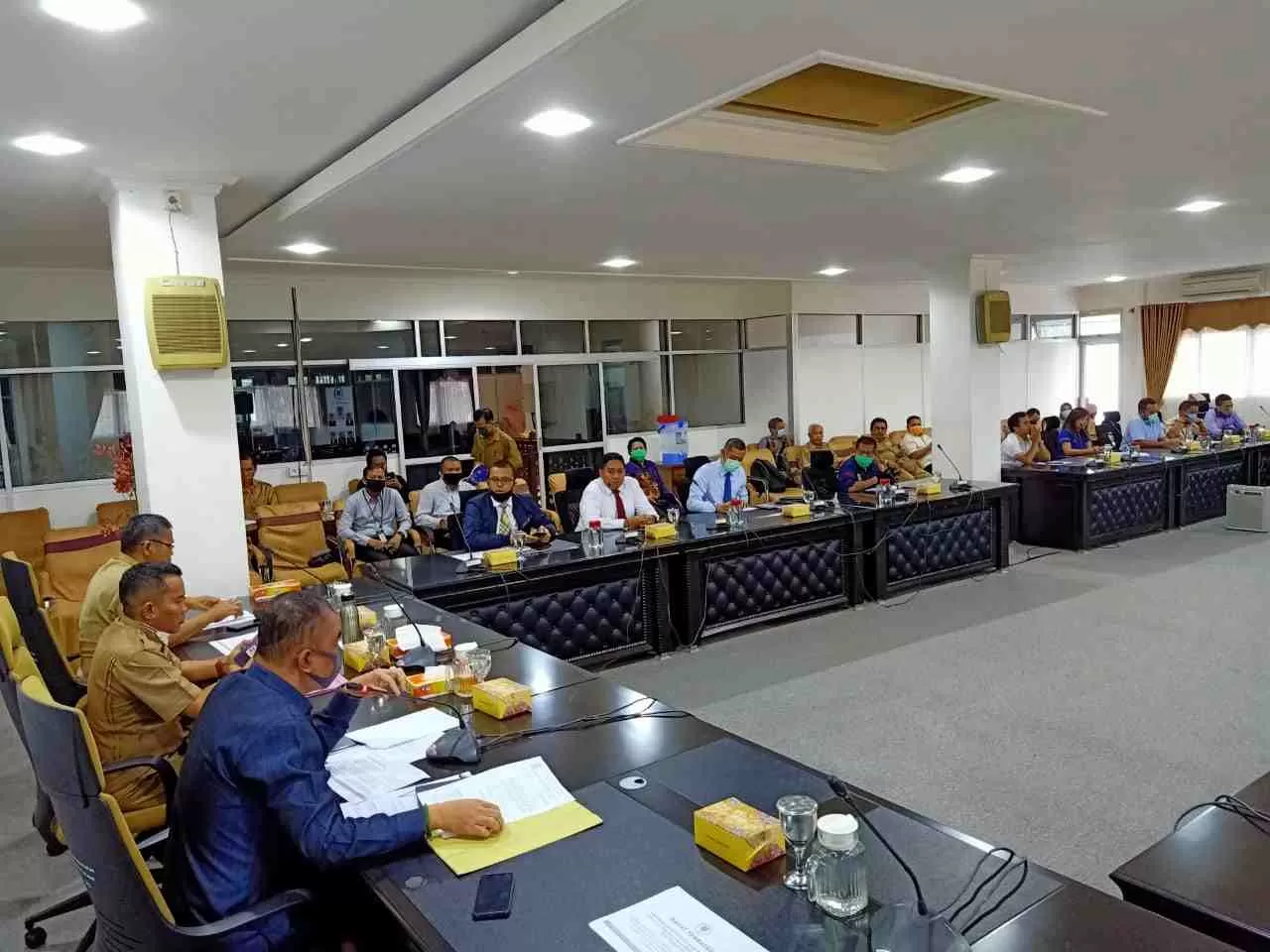SUARA RAKYAT: DPRD Paser memanggil pimpinan lembaga keuangan baik itu bank dan non-perbankan di Kabupaten Paser, terkait relaksasi kredit kepada masyarakat yang terdampak Covid-19, Senin (6/4).