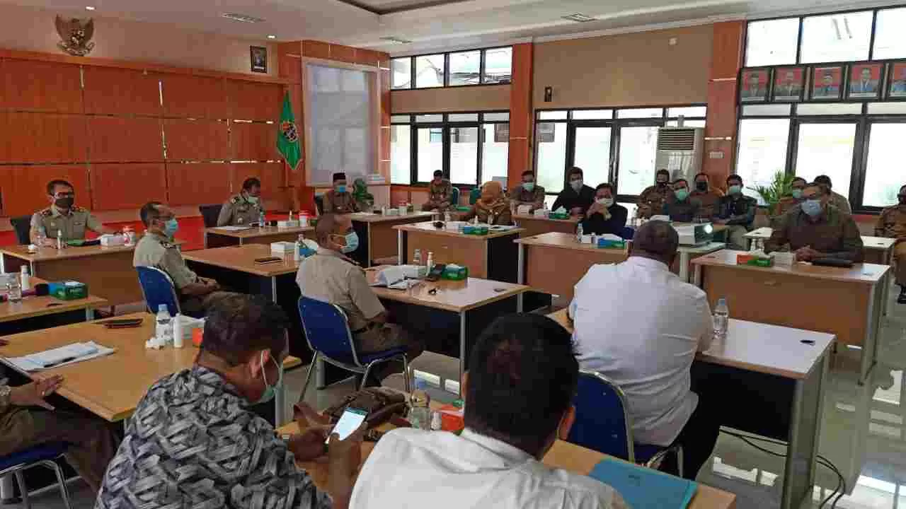 BERJUANG: Perjuangan Pemkab Paser dan DPRD untuk usulan proses enclave HGU di Gunung Embun, didukung oleh Kanwil BPN Kaltim, pertemuan pembahasan saat di Samarinda, Selasa (22/9).