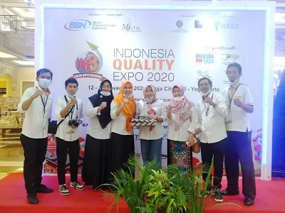 STAND TERBAIK : DPMPTSP Kaltara meraih juara stand terbaik pada Pameran Indonesia Quality Expo 2020 yang digelar di Yogyakarta belum lama ini.
