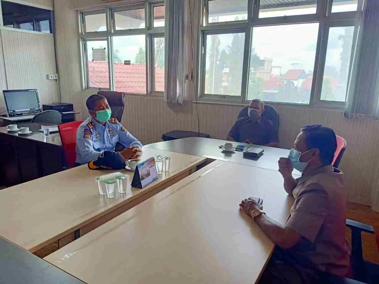 SILATURAHMI: Kepala Rutan Kelas IIb Tanah Grogot Doni Handriansyah saat bertemu dengan komisi I DPRD Paser, Selasa (9/2).