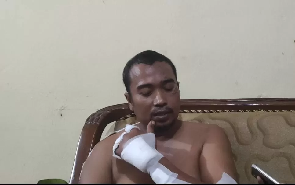 Tamrin (43), jemaah masjid yang jadi korban pembacokkan beberapa waktu lalu, saat ditemui dikediamannya yang berada di Kelurahan Klandasan Ulu, Balikpapan Kota pada Jumat (9/4).