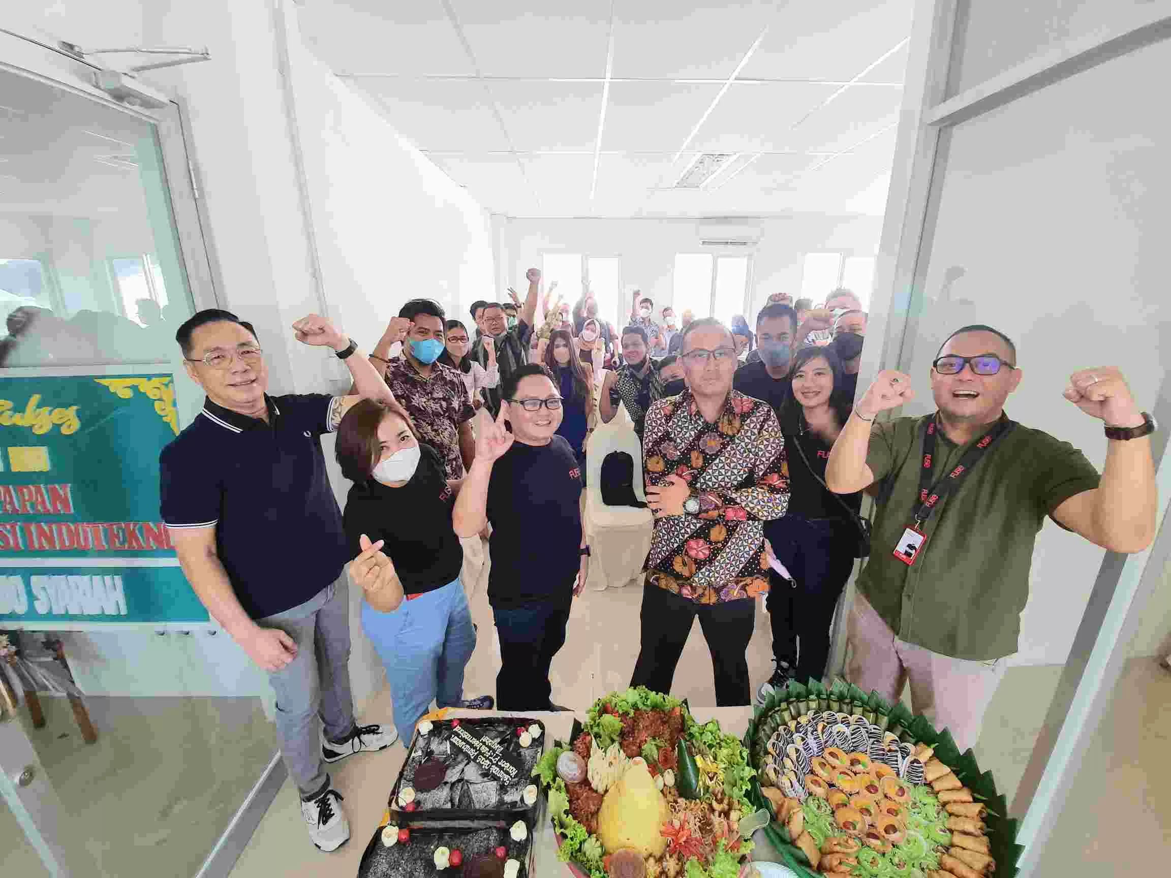 SYUKURAN KANTOR CABANG: Insurtech Fuse resmi berkantor cabang di Balikpapan, tepatnya di Gedung Graha Bintang, Jl Jenderal Sudirman.