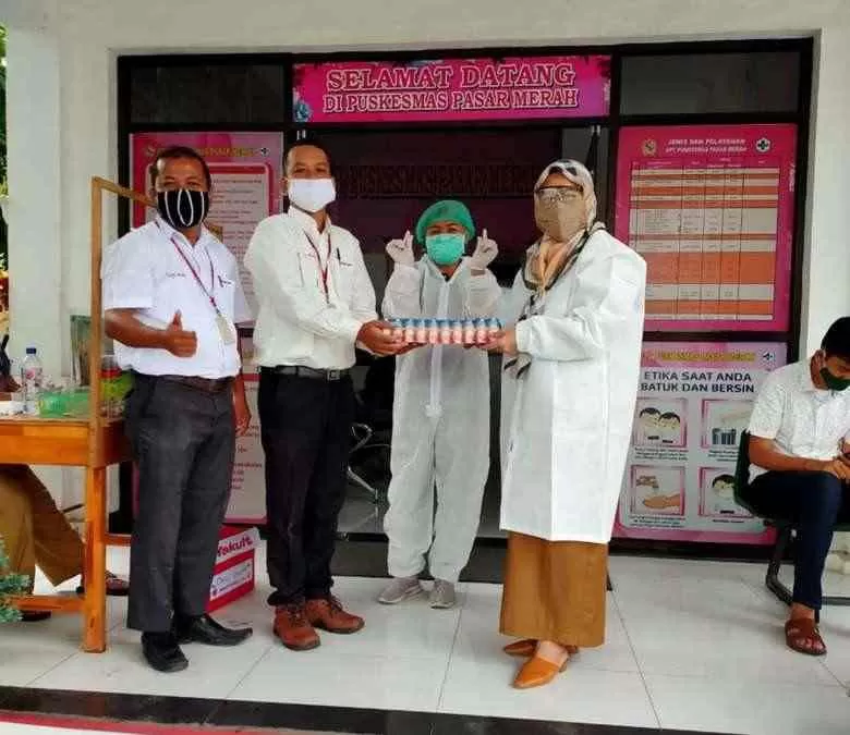 30 TAHUN YAKULT : Salah satu bentuk kepedulian PT Yakult Indonesia dengan memberikan lebih dari 3.710.645 botol Yakult kepada klinik, puskesmas, dan rumah sakit untuk para tenaga kesehatan, terhitung Maret 2020 sampai Agustus 2021.